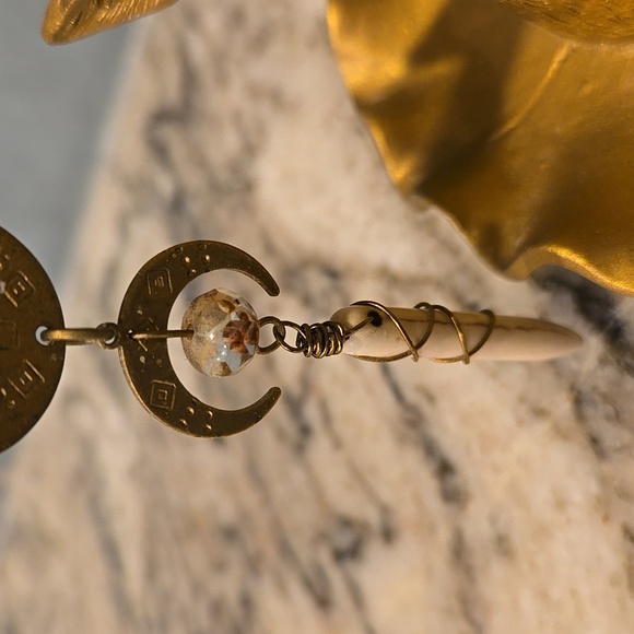 Gorgeous artisan earnings - Picture 5 of 6